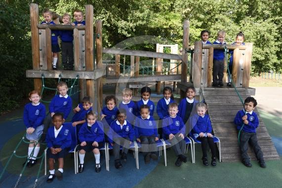 FIRST CLASS Oakfield First School  Imperial Road Windsor   SL4 3RU 2 classes  - ASH CLASS