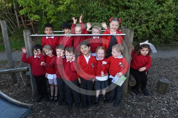 FIRST CLASS Alexander First School  Kenneally Oakley Green Windsor  SL4 4XP 1 class