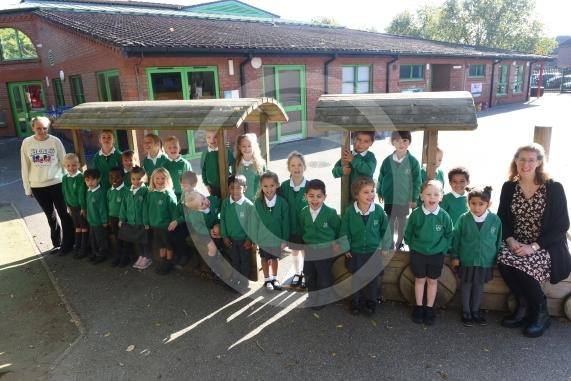 FIRST CLASS Alwyn Infant & Nursery SchoolMulberry Walk  Maidenhead SL6 56EU 2 classes - OAK CLASS, Miss Smith, Mrs White