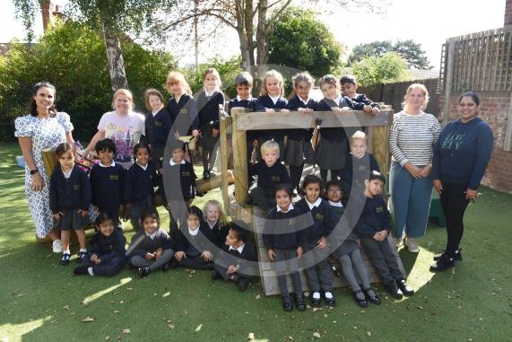 FIRST CLASS Boyne Hill CE Infant & Nursery School Rutland Road  Maidenhead  SL6 4HZ 2 classes  MAPLE CLASS Mrs Kitt-Martinez, Miss Hennessey, Mrs Daukszewicz, Mrs Maria