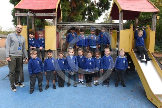 FIRST CLASS Wraysbury Primary School  Welley Road Wraysbury   TW19 5DJ 2 classes LADYBIRDS CLASS Mr Panea