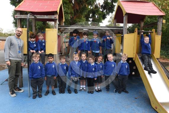 FIRST CLASS Wraysbury Primary School  Welley Road Wraysbury   TW19 5DJ 2 classes LADYBIRDS CLASS Mr Panea
