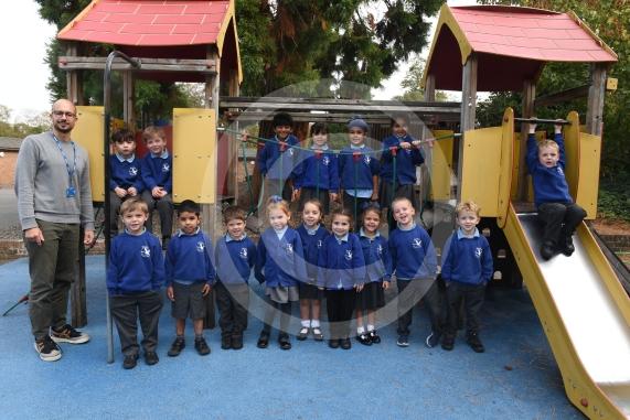 FIRST CLASS Wraysbury Primary School  Welley Road Wraysbury   TW19 5DJ 2 classes LADYBIRDS CLASS Mr Panea