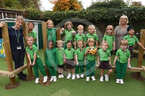 FIRST CLASS Herries School  Dean Lane  Cookham Dean  SL6 9BD 1 class RECEPTION Mrs Sands, Mrs Sharp