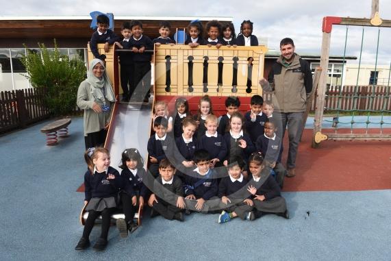 FIRST CLASS Cippenham School  Elmshott Lane  Cippenham  SL1 5RB 4 classes -OAK CLASS - Mrs Mohammed, Mr Sanchez