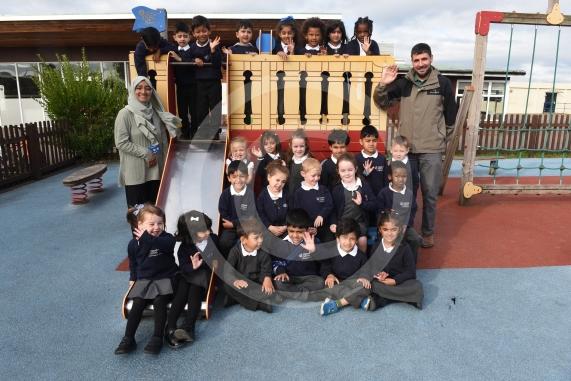 FIRST CLASS Cippenham School  Elmshott Lane  Cippenham  SL1 5RB 4 classes -OAK CLASS - Mrs Mohammed, Mr Sanchez