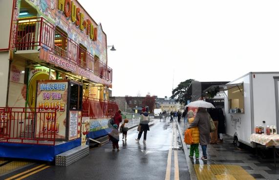 Maidenhead Christmas Lights Switch-OnAnnual extravaganza in St Ives Road, Maidenhead 