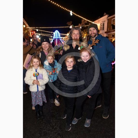 Henley Christmas FestivalFriday November 28th 2025Photos by Ian LongthorneDavidson Family and Clark Family