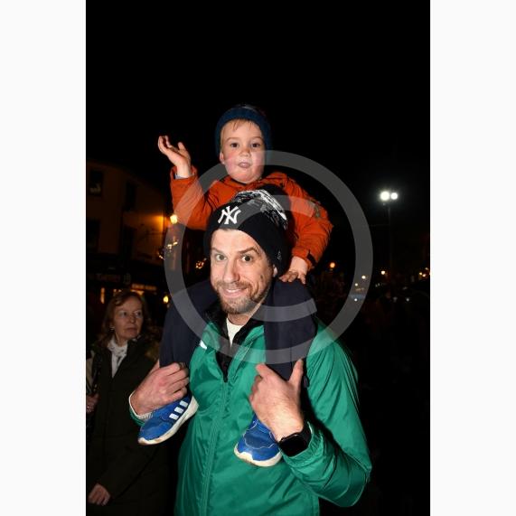 Henley Christmas FestivalFriday November 28th 2025Photos by Ian LongthorneEllis and Dad