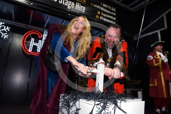 Henley Christmas FestivalFriday November 28th 2025Photos by Ian LongthorneJerry Hall, Mayor Tom Buckley