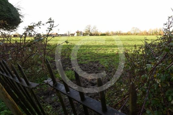 Land west of Lent Rise Road in Burnham has been earmarked as a site for up to 1,000 new homes by developer Croudace Homes. Shots of the land set for development.