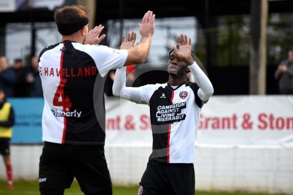 Maidenhead Utd V Hornchurch Ryan Peters first match in charge1-0 goal celebration