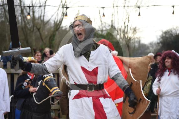 Mummers Play at the Dewdrop Inn in HurleyEllington Morris performing their traditional Mummers play on Boxing Day at two local pubs. The play features St.George and the Turkish fighting to the death and a Doctor and his wondrous horse then bringing the slain St.George back to life, assisted by Molly, Father Christmas, Jack Finney and Beelzebub. The side also collects donations for the Maidenhead Mencap Monday Club. 
