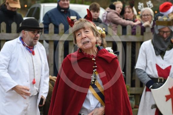 Mummers Play at the Dewdrop Inn in HurleyEllington Morris performing their traditional Mummers play on Boxing Day at two local pubs. The play features St.George and the Turkish fighting to the death and a Doctor and his wondrous horse then bringing the slain St.George back to life, assisted by Molly, Father Christmas, Jack Finney and Beelzebub. The side also collects donations for the Maidenhead Mencap Monday Club. 