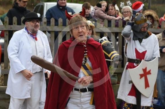 Mummers Play at the Dewdrop Inn in HurleyEllington Morris performing their traditional Mummers play on Boxing Day at two local pubs. The play features St.George and the Turkish fighting to the death and a Doctor and his wondrous horse then bringing the slain St.George back to life, assisted by Molly, Father Christmas, Jack Finney and Beelzebub. The side also collects donations for the Maidenhead Mencap Monday Club. 