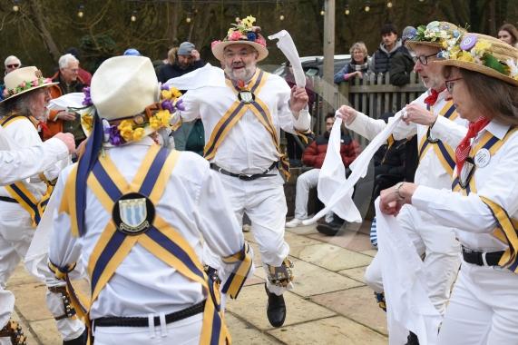 Mummers Play at the Dewdrop Inn in HurleyEllington Morris performing their traditional Mummers play on Boxing Day at two local pubs. The play features St.George and the Turkish fighting to the death and a Doctor and his wondrous horse then bringing the slain St.George back to life, assisted by Molly, Father Christmas, Jack Finney and Beelzebub. The side also collects donations for the Maidenhead Mencap Monday Club. 