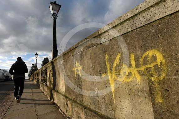 Maidenhead BridgeYellow Grafitti on the bridge