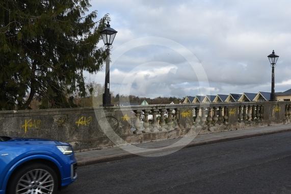 Maidenhead BridgeYellow Grafitti on the bridge