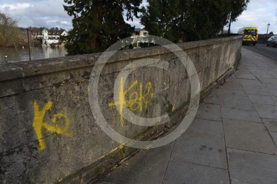 Maidenhead BridgeYellow Grafitti on the bridge