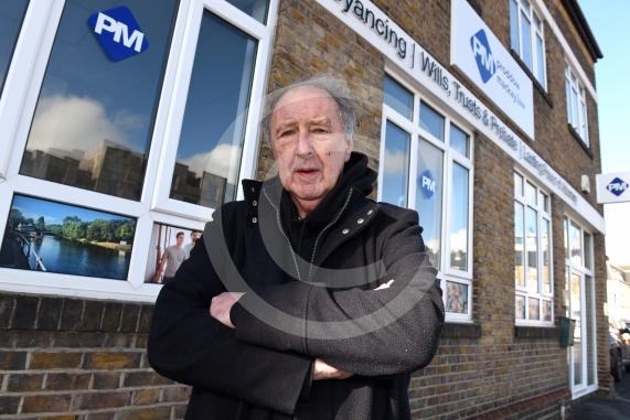Outside Proddow and Mackay solicitors,  Grove Road, MaidenheadThe law firm has a notice on the door stating that it is closed. Robert and Kim were trying to complete on their property through this firm. 