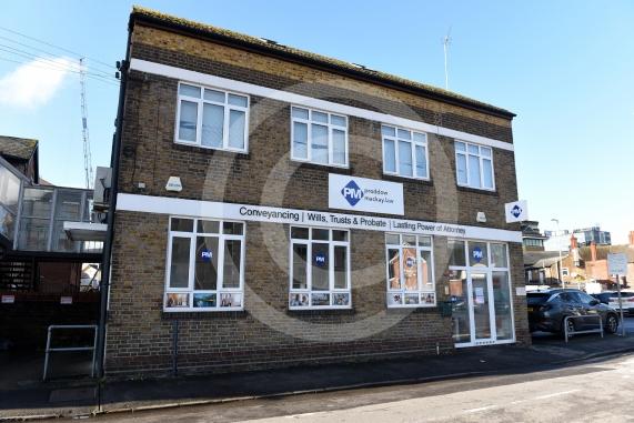 Outside Proddow and Mackay solicitors,  Grove Road, MaidenheadThe law firm has a notice on the door stating that it is closed. Robert and Kim were trying to complete on their property through this firm. 