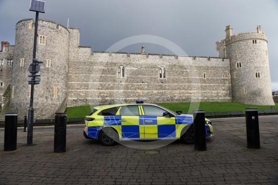 Thames Street, Windsor Castle, Windsor Police car outside the Castle