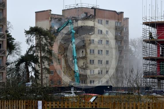 Sawyers Crescent, WindsorWork has started on demolishing the flats.First block of flats to be demolished. 