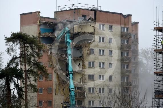 Sawyers Crescent, WindsorWork has started on demolishing the flats.First block of flats to be demolished. 