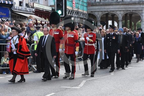 The Mayor. Councillor Mrs Christine Bateson and Town Crier, Chris Brown will be reading out the Proclamation of the Accession of King Charles III to the throne on Sunday 11th September
Castle Hill, Windsor