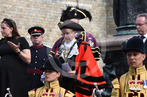 The Mayor. Councillor Mrs Christine Bateson and Town Crier, Chris Brown will be reading out the Proclamation of the Accession of King Charles III to the throne on Sunday 11th September
Castle Hill, Windsor