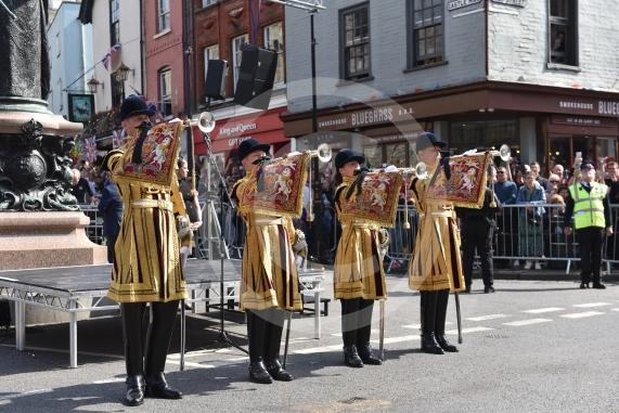 The Mayor. Councillor Mrs Christine Bateson and Town Crier, Chris Brown will be reading out the Proclamation of the Accession of King Charles III to the throne on Sunday 11th September
Castle Hill, Windsor