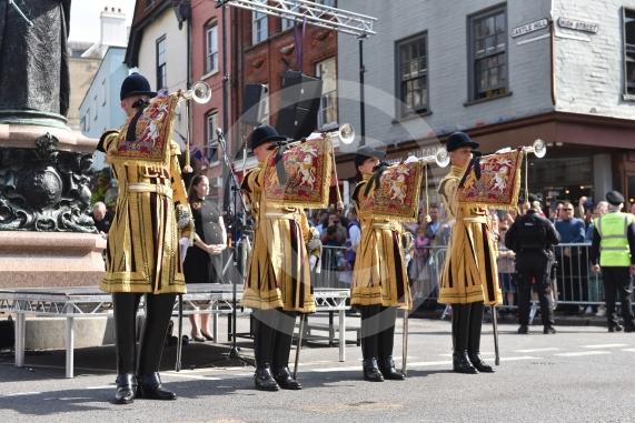 The Mayor. Councillor Mrs Christine Bateson and Town Crier, Chris Brown will be reading out the Proclamation of the Accession of King Charles III to the throne on Sunday 11th September
Castle Hill, Windsor