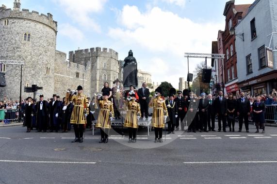 The Mayor. Councillor Mrs Christine Bateson and Town Crier, Chris Brown will be reading out the Proclamation of the Accession of King Charles III to the throne on Sunday 11th September
Castle Hill, Windsor