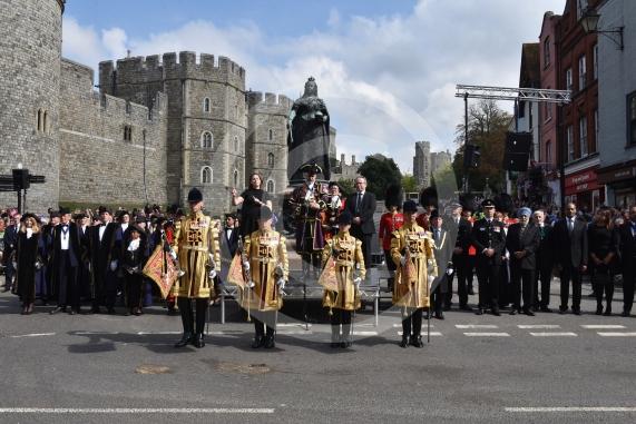 The Mayor. Councillor Mrs Christine Bateson and Town Crier, Chris Brown will be reading out the Proclamation of the Accession of King Charles III to the throne on Sunday 11th September
Castle Hill, Windsor
