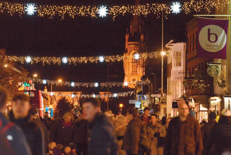 Christmas cheer returns as Marlow hosts traditional late-night event