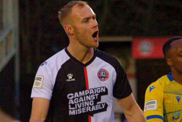 Red card proves the turning point as Maidenhead United close in on play-off places