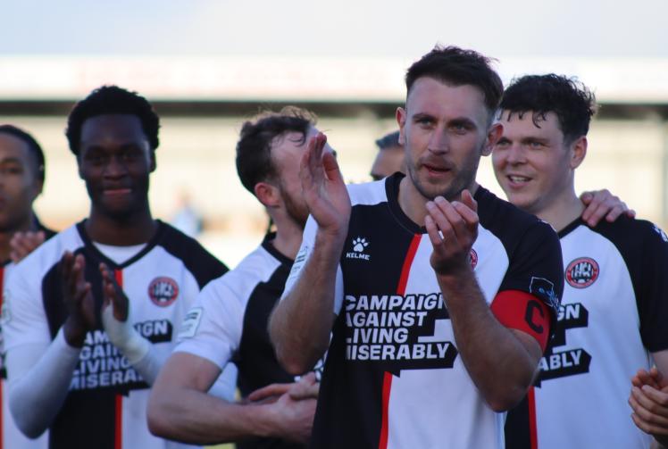 Magpies leave it late as Dulson fires Maidenhead United past 10-man Eastbourne